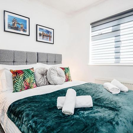 Heathrow 2-Bedroom Maisonette With Parking West Drayton  Exterior foto
