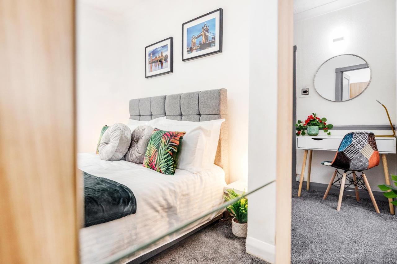 Heathrow 2-Bedroom Maisonette With Parking West Drayton  Exterior foto