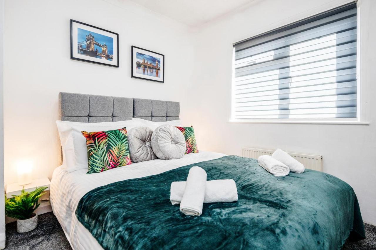 Heathrow 2-Bedroom Maisonette With Parking West Drayton  Exterior foto